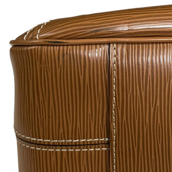 LOUIS VUITTON Brown Leather Shoulder Bag - Picture 10 of 12